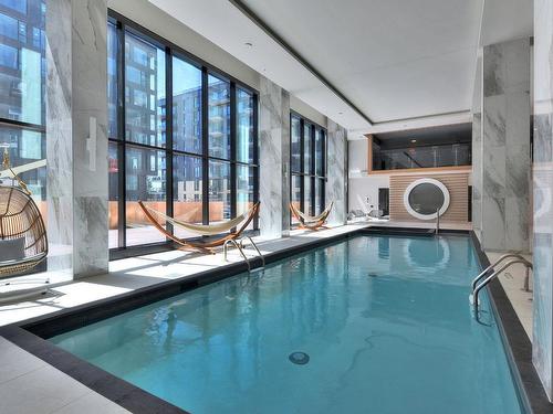 Pool - 412-1500 Rue Des Bassins, Montréal (Le Sud-Ouest), QC - Indoor Photo Showing Other Room With In Ground Pool