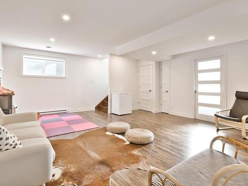 Family room - 233 Rue Lucien, Saint-Philippe, QC - Indoor Photo Showing Living Room