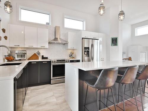 Kitchen - 233 Rue Lucien, Saint-Philippe, QC - Indoor Photo Showing Kitchen With Upgraded Kitchen