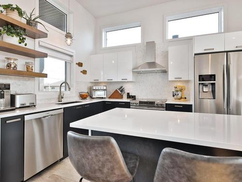 Kitchen - 233 Rue Lucien, Saint-Philippe, QC - Indoor Photo Showing Kitchen With Upgraded Kitchen