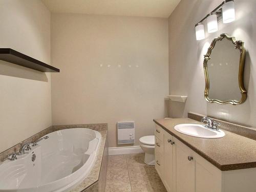 Salle de bains - 561 Rue St-Alphonse S., Magog, QC - Indoor Photo Showing Bathroom