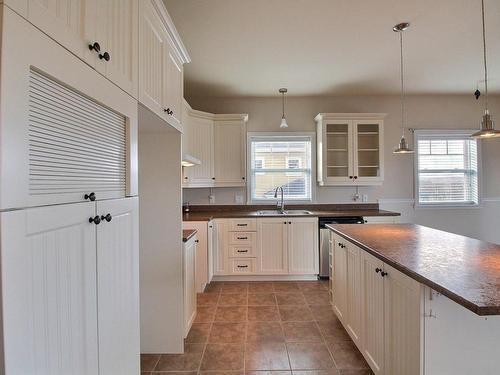 Cuisine - 561 Rue St-Alphonse S., Magog, QC - Indoor Photo Showing Kitchen With Double Sink