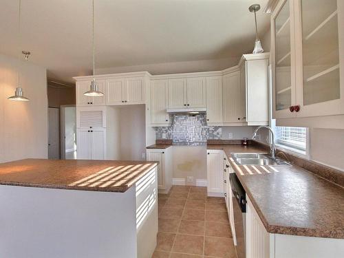 Cuisine - 561 Rue St-Alphonse S., Magog, QC - Indoor Photo Showing Kitchen With Double Sink