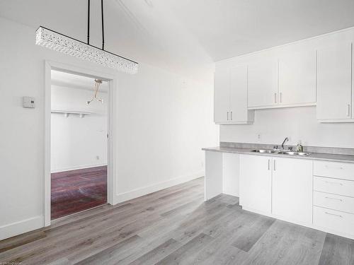 Cuisine - 625  - 627 3E Avenue, Montréal (Lachine), QC - Indoor Photo Showing Kitchen With Double Sink