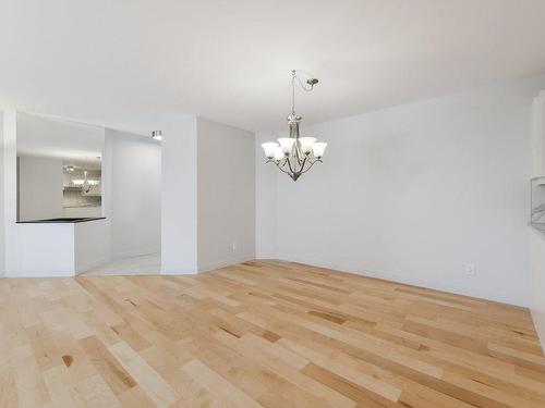 Dining room - 105-8065 Boul. St-Laurent, Brossard, QC - Indoor Photo Showing Other Room