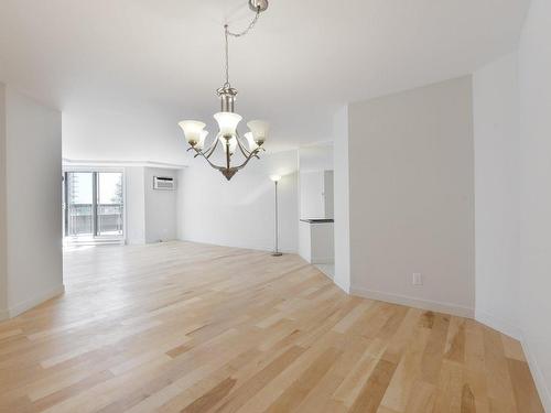 Dining room - 105-8065 Boul. St-Laurent, Brossard, QC - Indoor Photo Showing Other Room