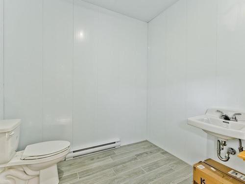 Powder room - 226 Rue St-Marc, Coaticook, QC - Indoor Photo Showing Bathroom