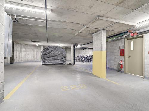 Stationnement - 508-6803 Ch. Heywood, Côte-Saint-Luc, QC - Indoor Photo Showing Garage