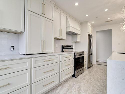 Cuisine - 508-6803 Ch. Heywood, Côte-Saint-Luc, QC - Indoor Photo Showing Kitchen