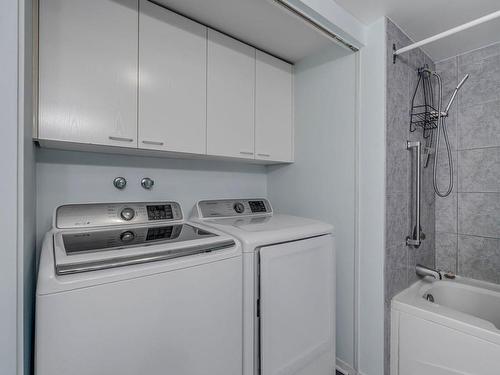 Salle de bains - 115-6145 Rue De La Griotte, Québec (Les Rivières), QC - Indoor Photo Showing Laundry Room