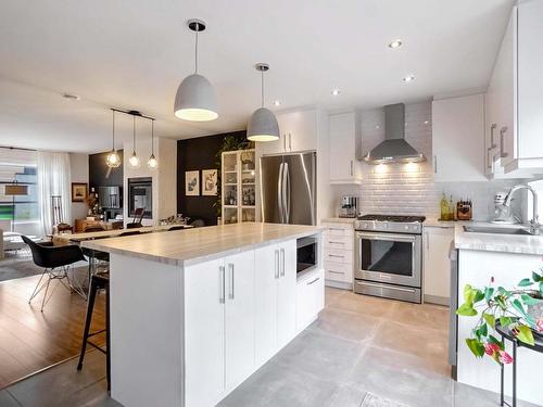 Cuisine - 361 Rue De St-Gabriel, Mascouche, QC - Indoor Photo Showing Kitchen With Upgraded Kitchen