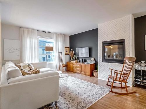 Salon - 361 Rue De St-Gabriel, Mascouche, QC - Indoor Photo Showing Living Room With Fireplace