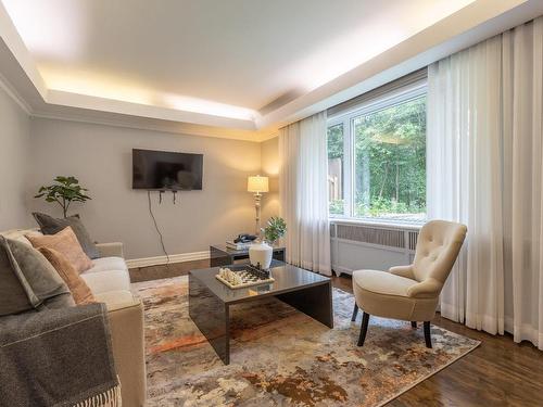 Family room - 5090 Av. Glencairn, Montréal (Côte-Des-Neiges/Notre-Dame-De-Grâce), QC - Indoor Photo Showing Living Room