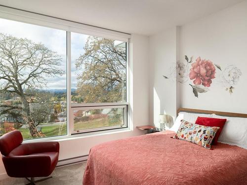 204-4011 Rainbow Hill Lane, Saanich, BC - Indoor Photo Showing Bedroom