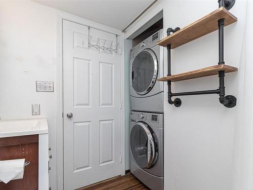 101-481 Kennedy St, Nanaimo, BC - Indoor Photo Showing Laundry Room