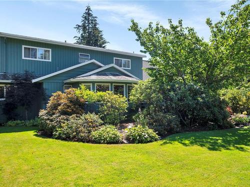 2494 Coho Rd, Campbell River, BC 