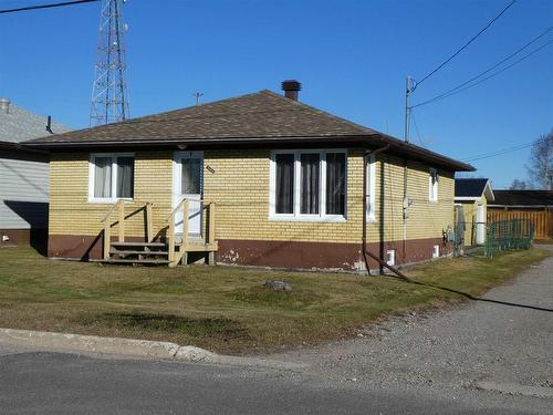 106 Barton Ave W, Geraldton, ON - Outdoor