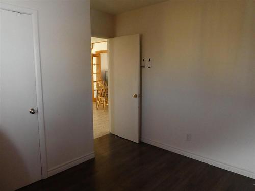 106 Barton Ave W, Geraldton, ON - Indoor Photo Showing Other Room