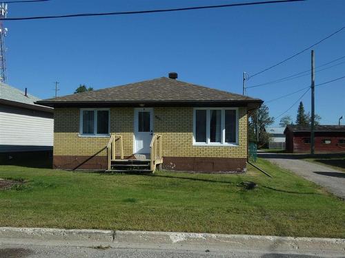 106 Barton Ave W, Geraldton, ON - Outdoor