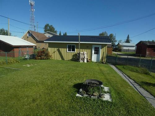 106 Barton Ave W, Geraldton, ON - Outdoor