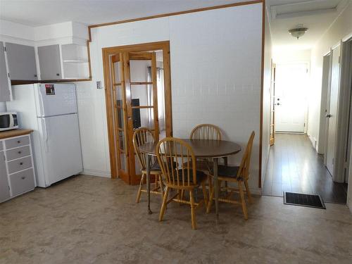 106 Barton Ave W, Geraldton, ON - Indoor Photo Showing Dining Room