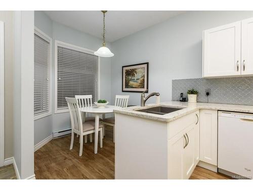 205-555 4Th St, Courtenay, BC - Indoor Photo Showing Kitchen