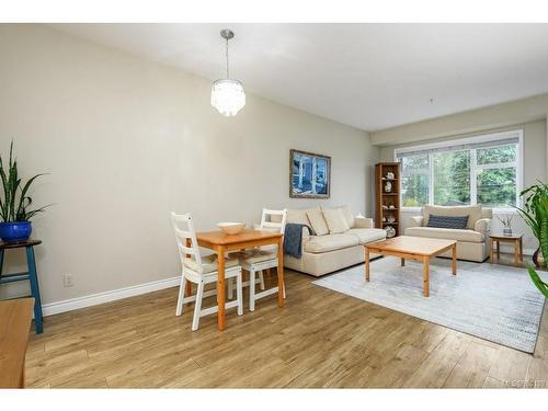 205-555 4Th St, Courtenay, BC - Indoor Photo Showing Living Room