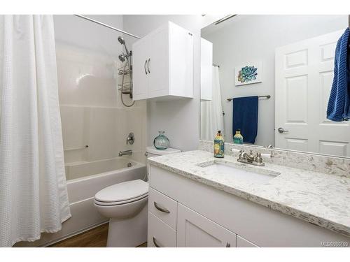 205-555 4Th St, Courtenay, BC - Indoor Photo Showing Bathroom