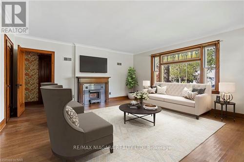 4981 Second Avenue, Niagara Falls, ON - Indoor Photo Showing Living Room With Fireplace