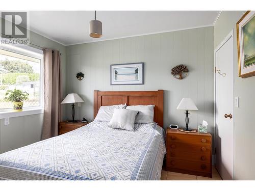 852 Stuart Road, West Kelowna, BC - Indoor Photo Showing Bedroom