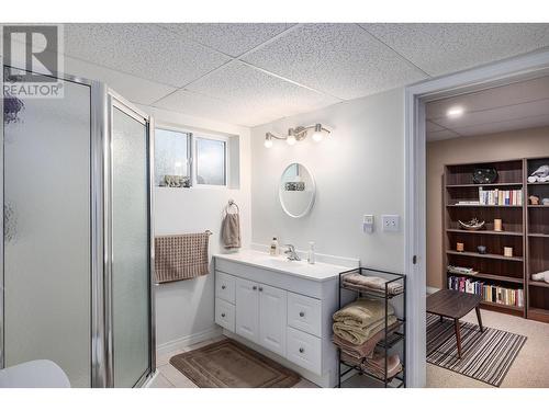 852 Stuart Road, West Kelowna, BC - Indoor Photo Showing Bathroom