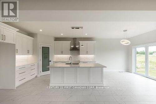 216 Greene Street, South Huron (Exeter), ON - Indoor Photo Showing Kitchen