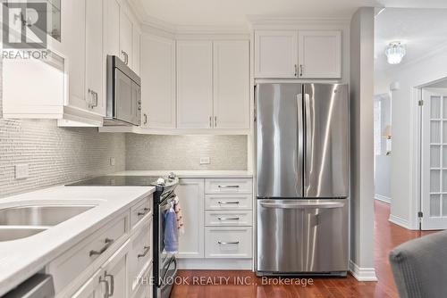 52 Abernethy Crescent, Clarington (Bowmanville), ON - Indoor Photo Showing Kitchen With Stainless Steel Kitchen With Double Sink With Upgraded Kitchen