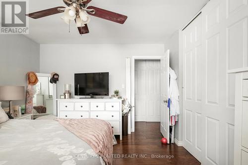 241 Woodward Avenue, Smith-Ennismore-Lakefield, ON - Indoor Photo Showing Bedroom