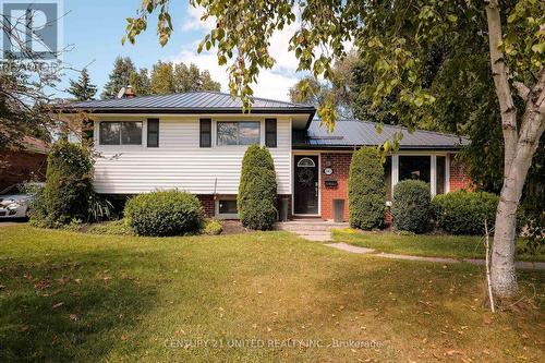 241 Woodward Avenue, Smith-Ennismore-Lakefield, ON - Outdoor With Facade