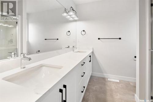 71 651 Dubois Crescent, Saskatoon, SK - Indoor Photo Showing Bathroom