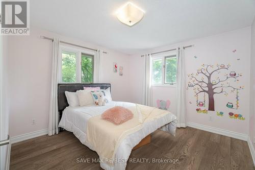 60 Scott Street, Brampton, ON - Indoor Photo Showing Bedroom