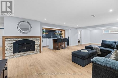 4017 Grapehill Avenue, Burlington, ON - Indoor Photo Showing Living Room With Fireplace