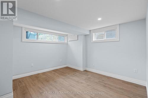 4017 Grapehill Avenue, Burlington, ON - Indoor Photo Showing Other Room