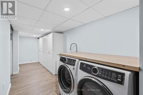 4017 Grapehill Avenue, Burlington, ON - Indoor Photo Showing Laundry Room