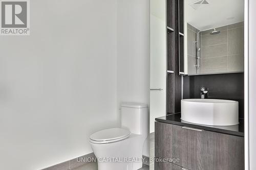 1002 - 28 Ann Street, Mississauga, ON - Indoor Photo Showing Bathroom