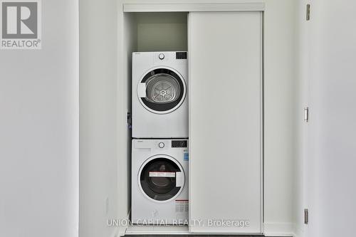 1002 - 28 Ann Street, Mississauga, ON - Indoor Photo Showing Laundry Room