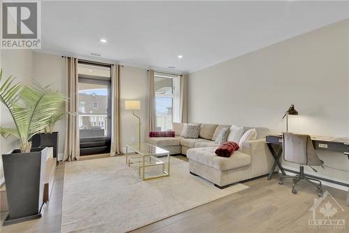 20 Beckwith Street N, Smiths Falls, ON - Indoor Photo Showing Living Room