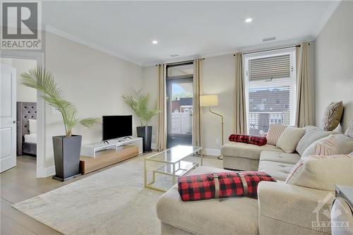 20 Beckwith Street N, Smiths Falls, ON - Indoor Photo Showing Living Room