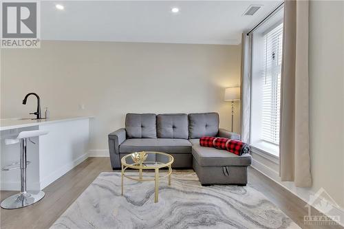 20 Beckwith Street N, Smiths Falls, ON - Indoor Photo Showing Living Room