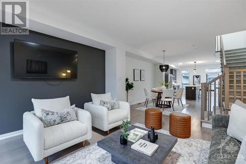 572 Halo Private, Ottawa, ON - Indoor Photo Showing Living Room