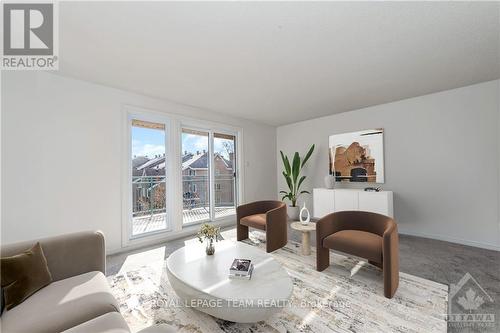 404C - 997 North River Road, Ottawa, ON - Indoor Photo Showing Living Room