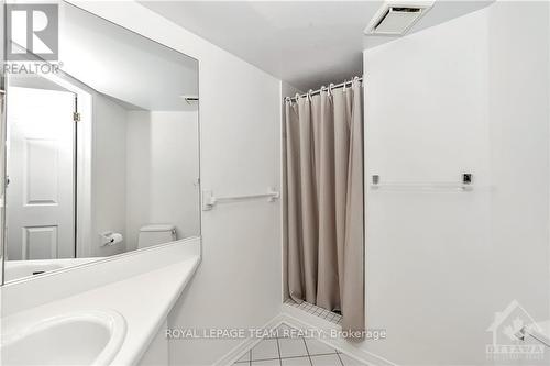 404C - 997 North River Road, Ottawa, ON - Indoor Photo Showing Bathroom