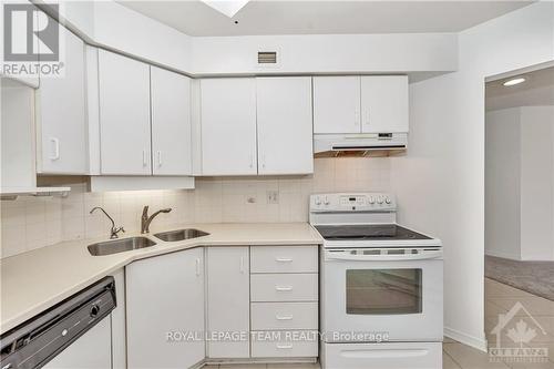 404C - 997 North River Road, Ottawa, ON - Indoor Photo Showing Kitchen With Double Sink