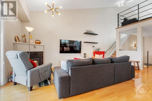 36 Edenvale Drive, Ottawa, ON - Indoor Photo Showing Living Room